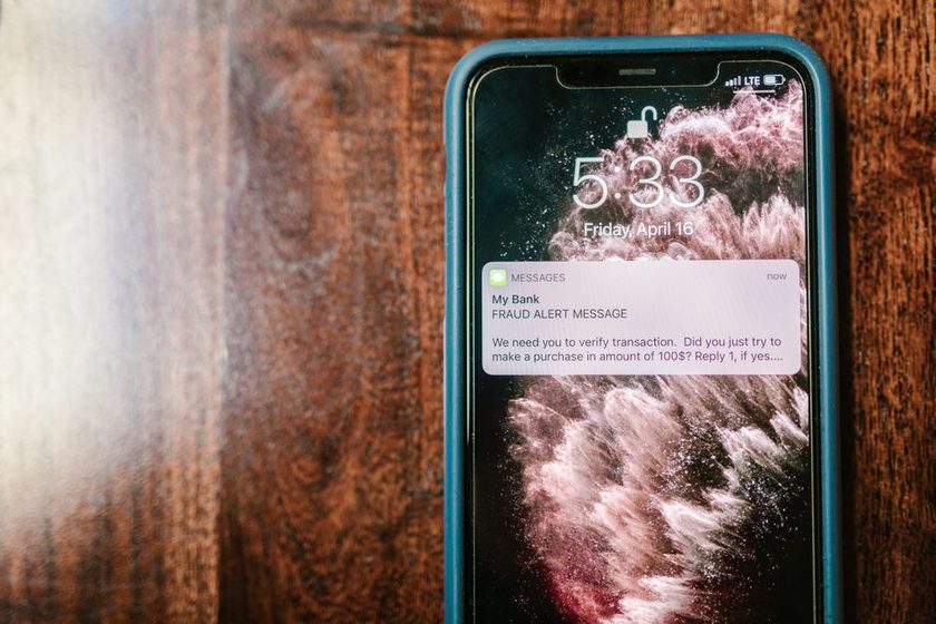 Golpe do Pix: alerta de segurança na tela do celular